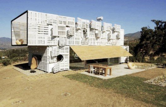 Infiniskis Manifesto shipping container house
